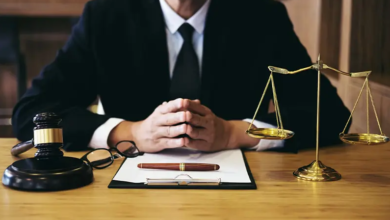 تفاوت وکیل پایه یک دادگستری و وکیل قوه قضاییه از نظر پروانه وکالت و جایگاه قانونی